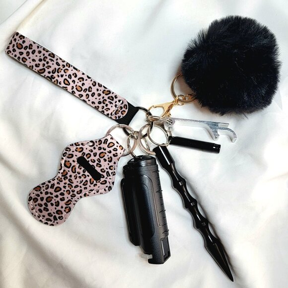 7 Piece Leopard Safety Keychain Set, Window Breaker, Whistle + More - Picture 1 of 2